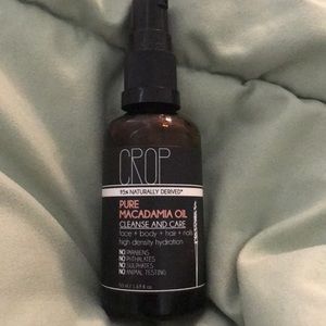 Macadamia oil